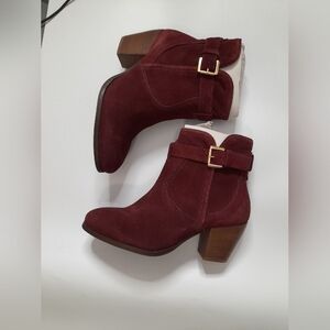 Diba Sleek Suede Boots Burgundy 7.5